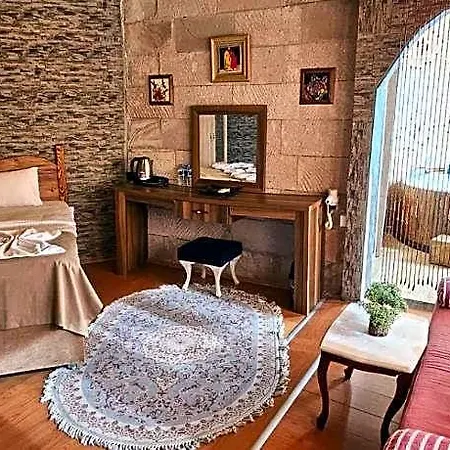 Glorious House