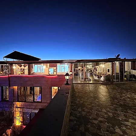 Glorious House Hotel